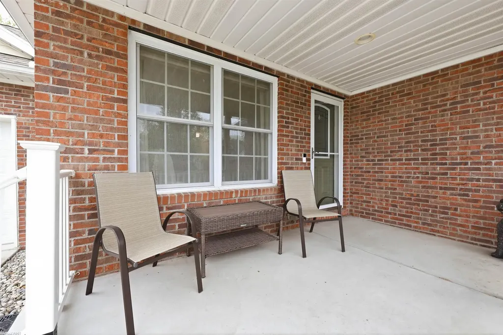 11883 Liberty Woods Drive Washington Township MI 48094