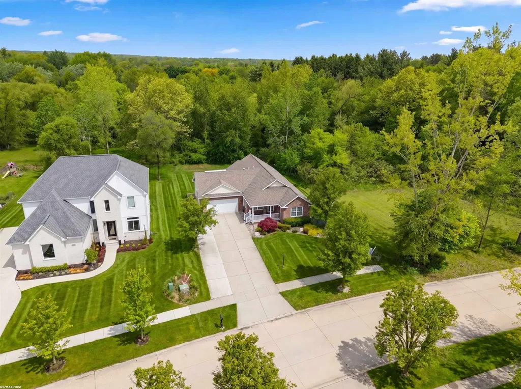 11883 Liberty Woods Drive Washington Township MI 48094