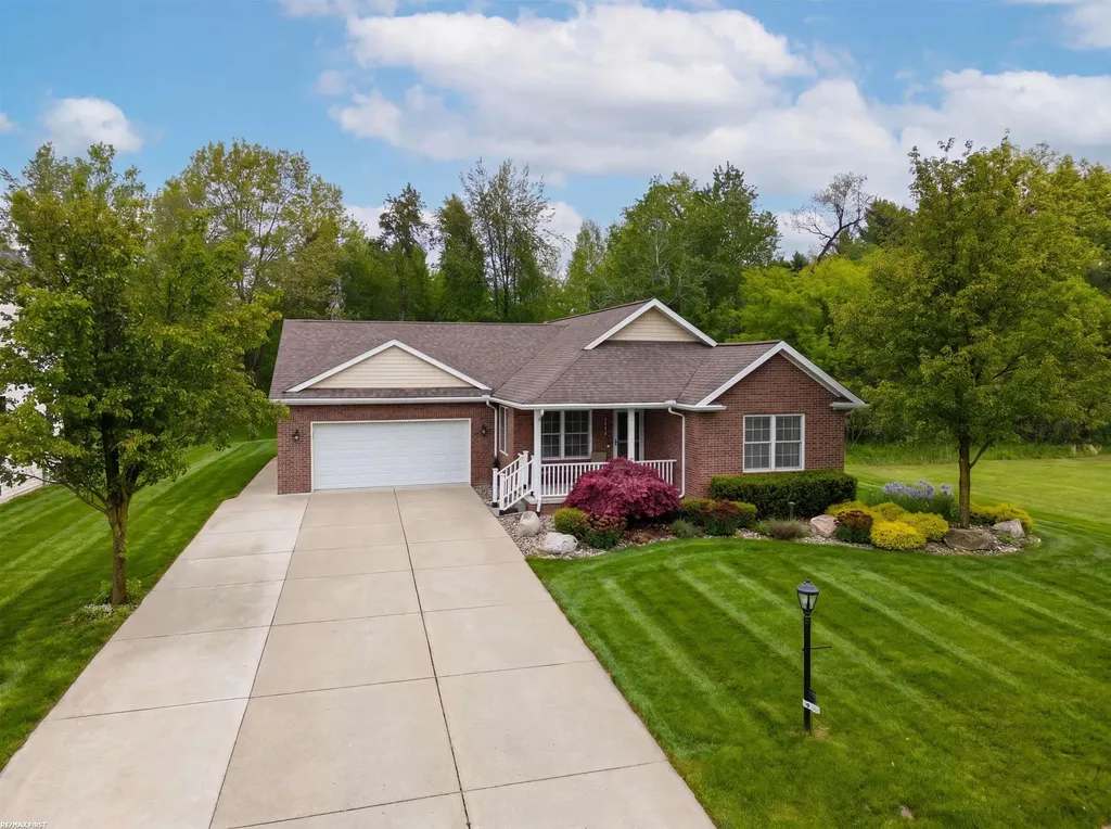 11883 Liberty Woods Drive Washington Township MI 48094