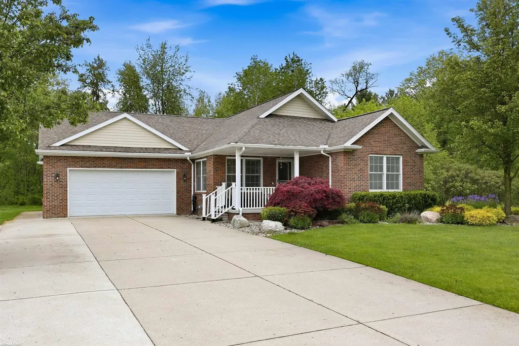 11883 Liberty Woods Drive Washington Township MI 48094