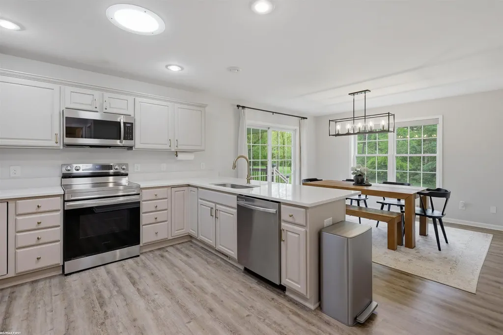 11883 Liberty Woods Drive Washington Township MI 48094