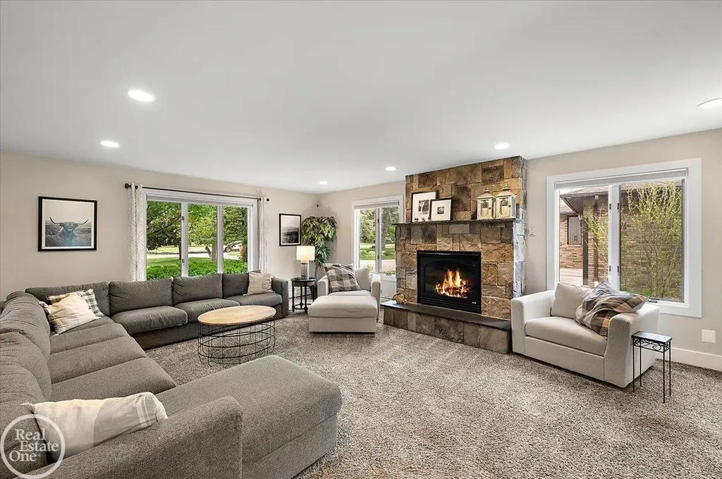 88 Aspinwall Drive Troy City MI 48098