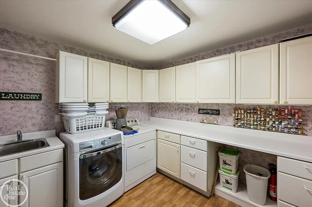 88 Aspinwall Drive Troy City MI 48098