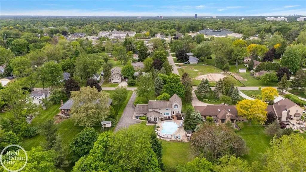 88 Aspinwall Drive Troy City MI 48098