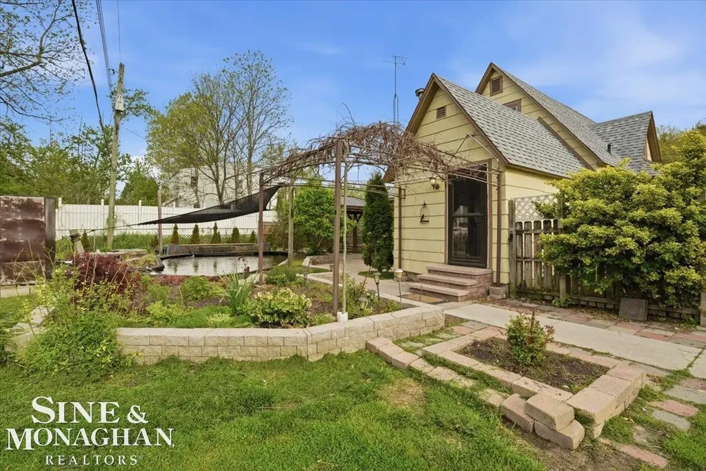 4055 Elaine Avenue Port Huron Charter Township MI 48060