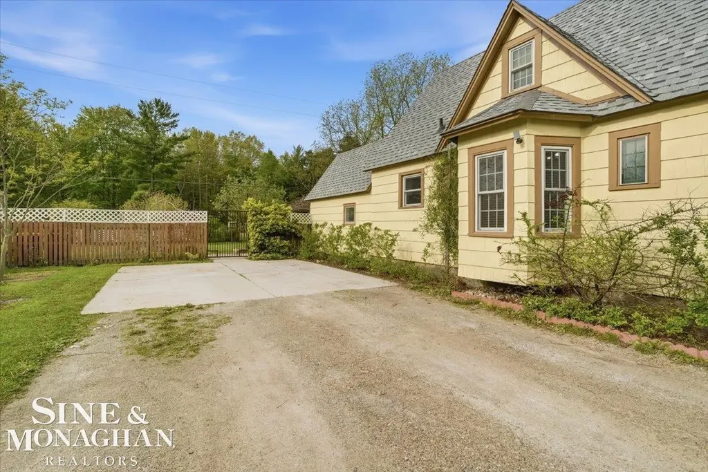 4055 Elaine Avenue Port Huron Charter Township MI 48060