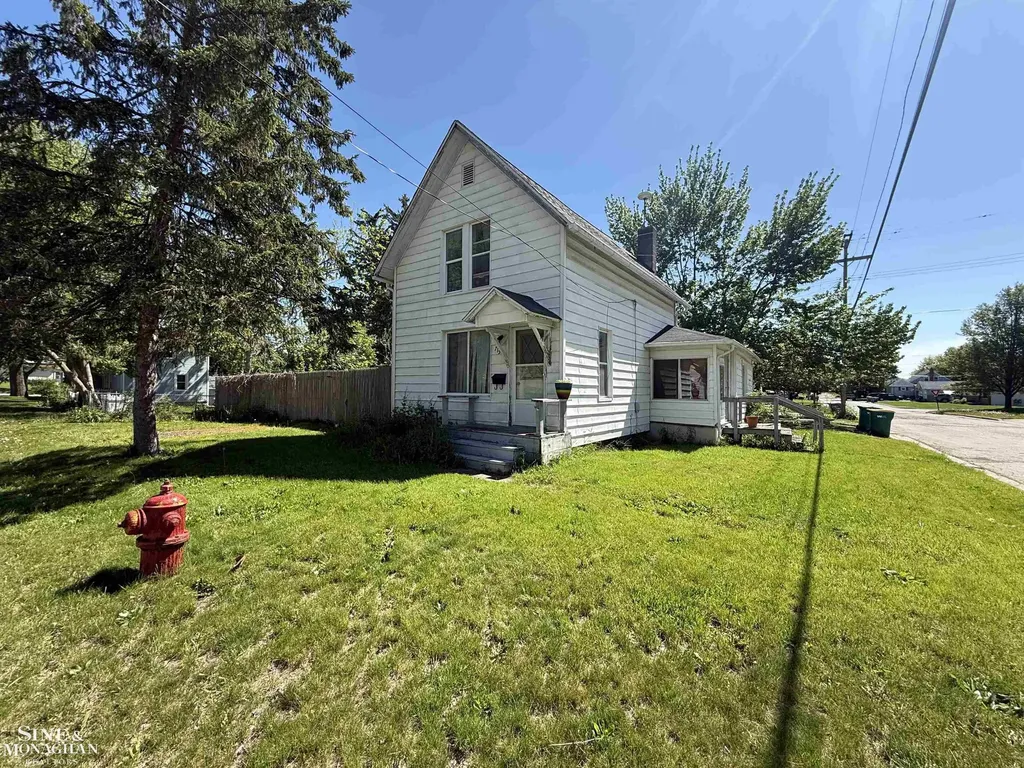 715 S 9th Street St. Clair City MI 48079