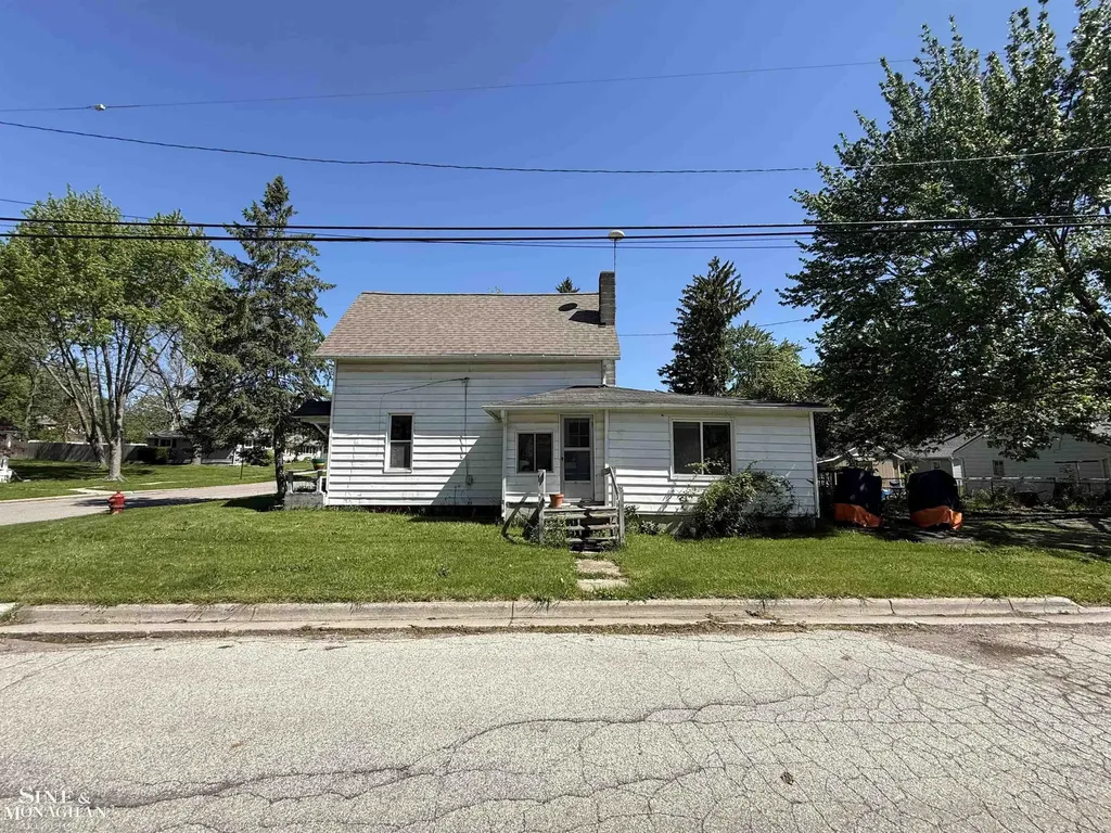 715 S 9th Street St. Clair City MI 48079