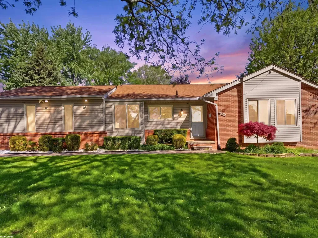 2250 Highsplint Drive Rochester Hills City MI 48307