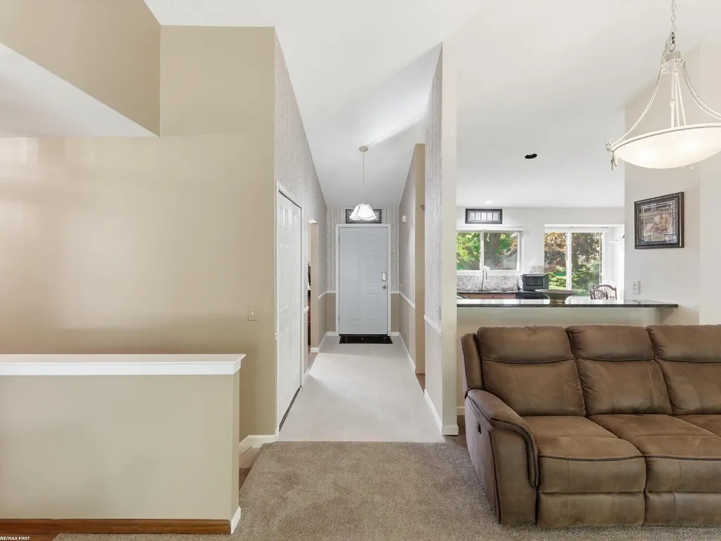 2250 Highsplint Drive Rochester Hills City MI 48307