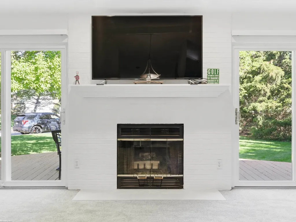 2250 Highsplint Drive Rochester Hills City MI 48307