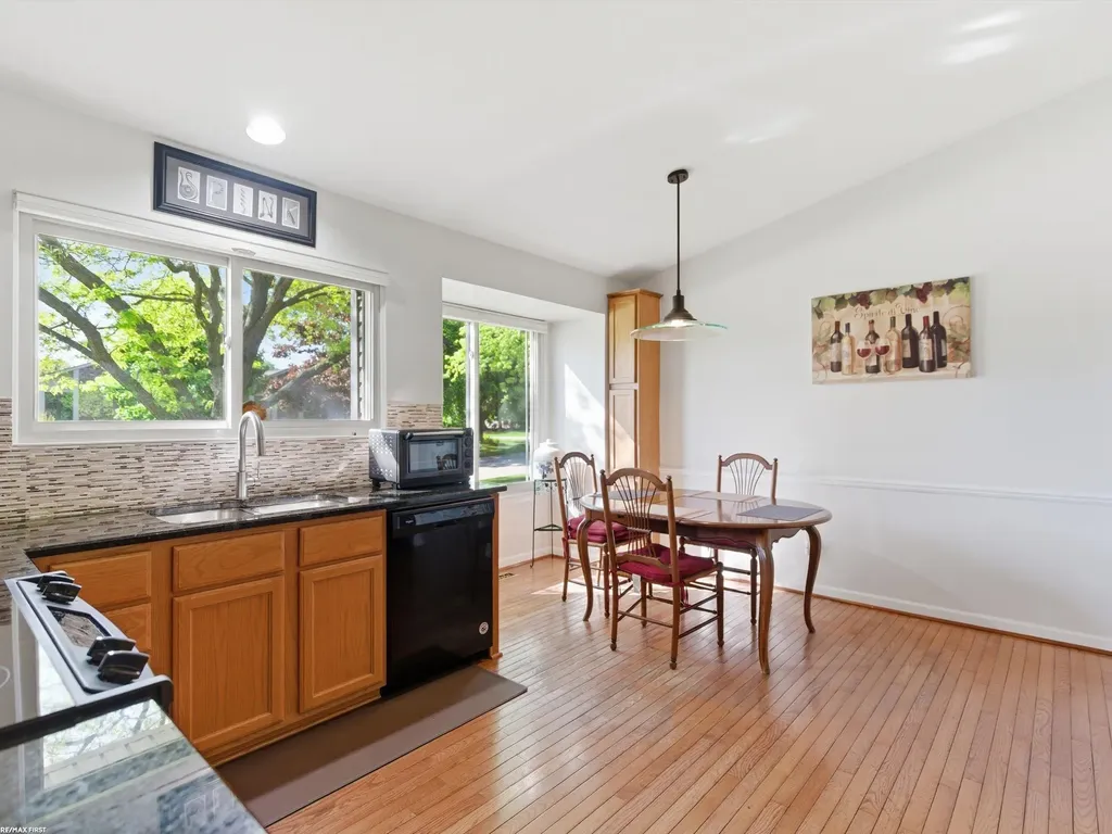 2250 Highsplint Drive Rochester Hills City MI 48307