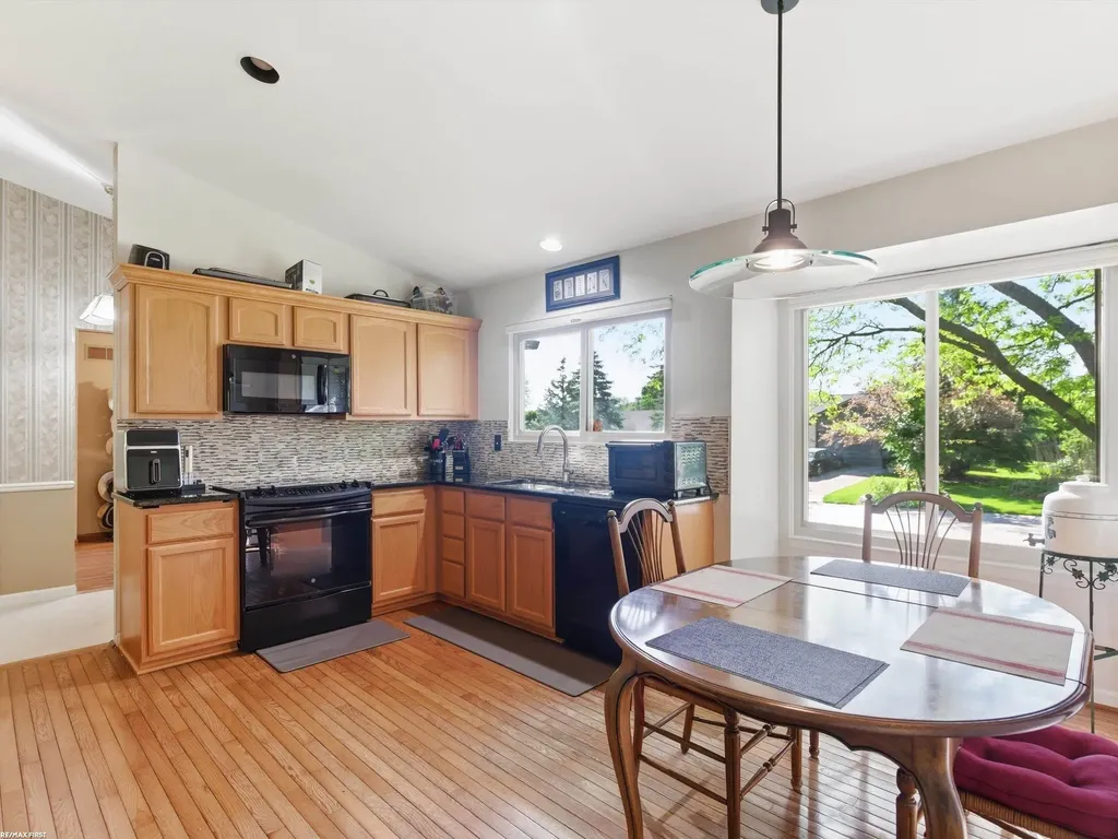 2250 Highsplint Drive Rochester Hills City MI 48307