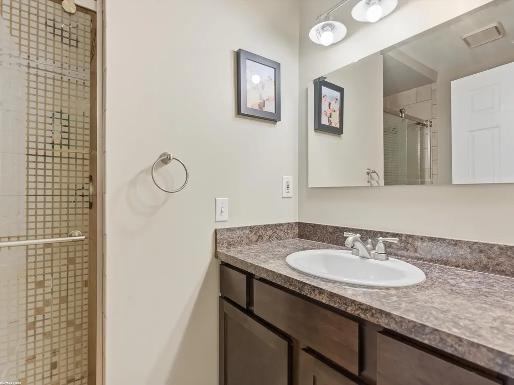 2250 Highsplint Drive Rochester Hills City MI 48307