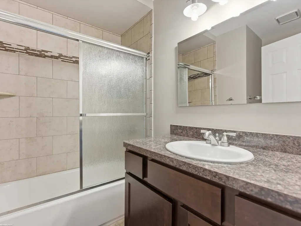 2250 Highsplint Drive Rochester Hills City MI 48307
