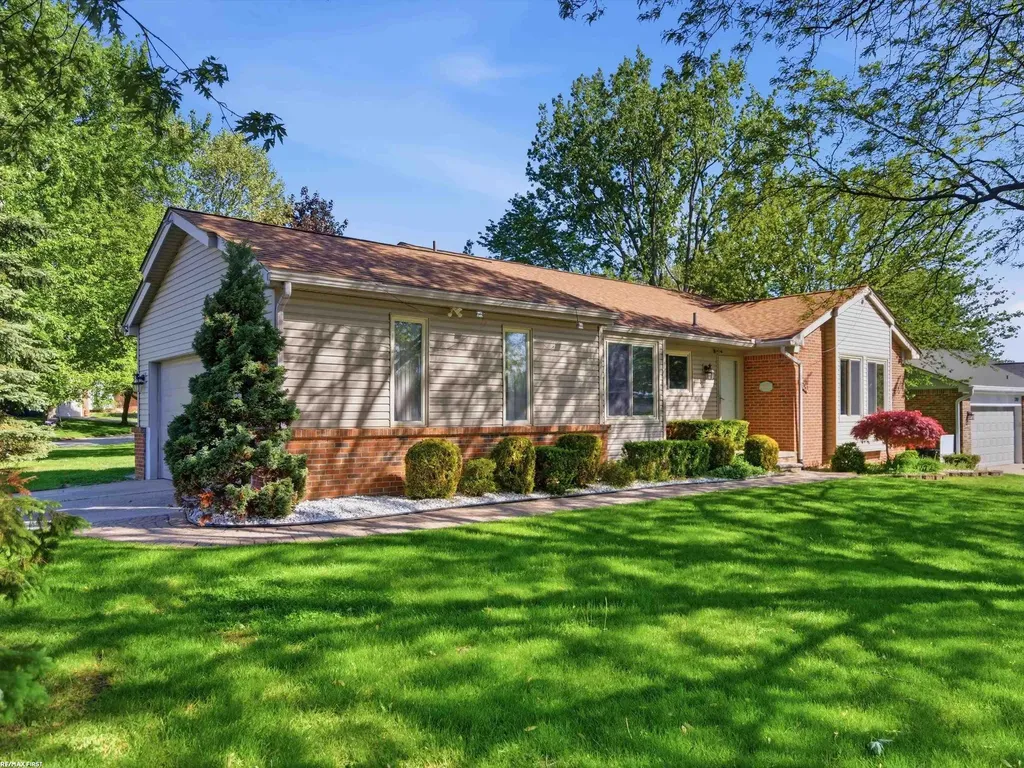 2250 Highsplint Drive Rochester Hills City MI 48307