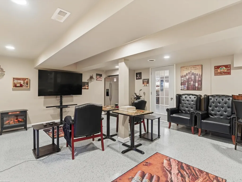 2250 Highsplint Drive Rochester Hills City MI 48307