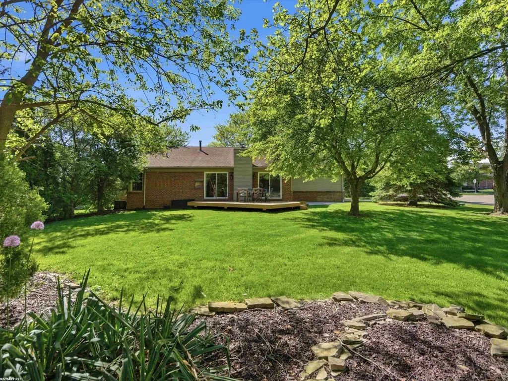 2250 Highsplint Drive Rochester Hills City MI 48307