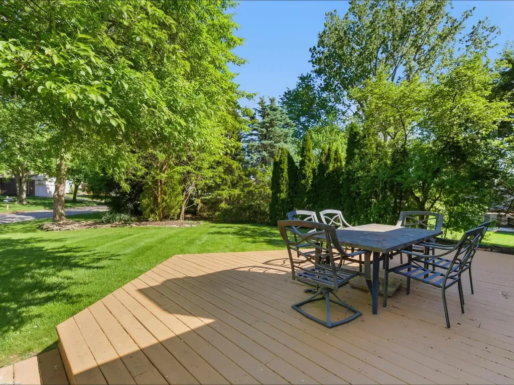 2250 Highsplint Drive Rochester Hills City MI 48307