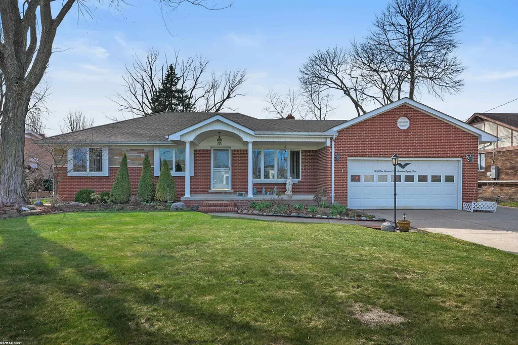 41589 Windmill Street Harrison Charter Township MI 48045