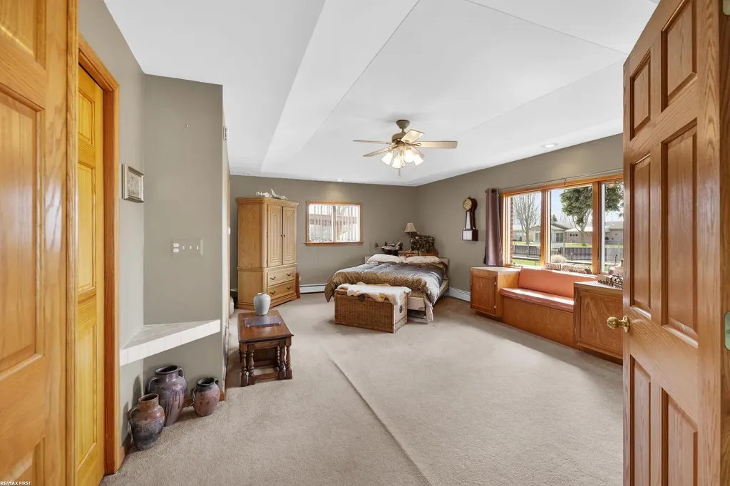 41589 Windmill Street Harrison Charter Township MI 48045