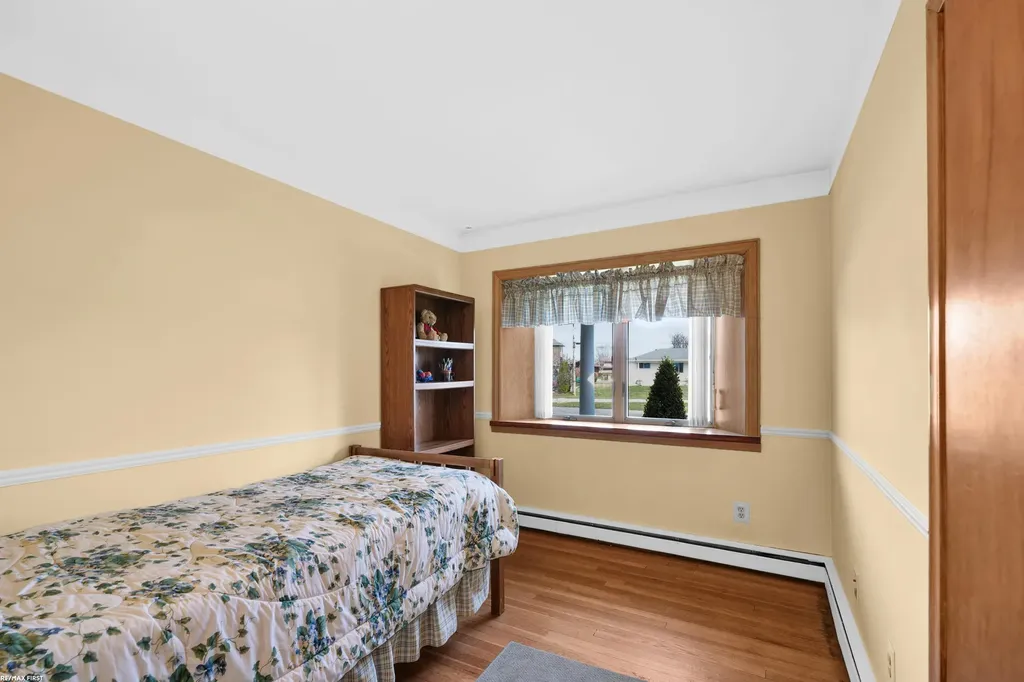 41589 Windmill Street Harrison Charter Township MI 48045