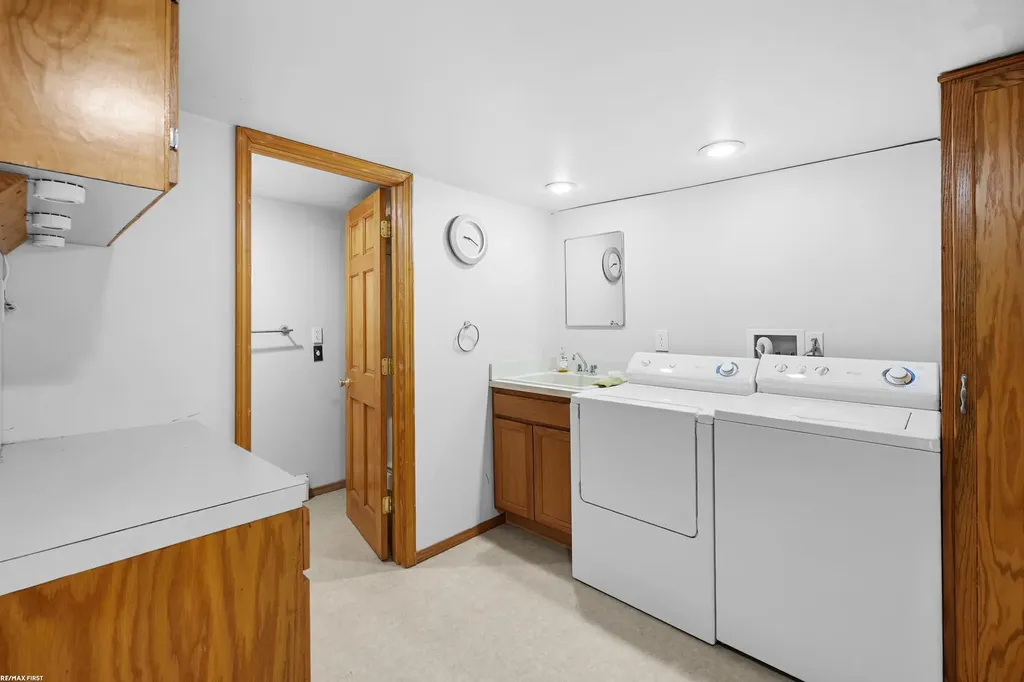 41589 Windmill Street Harrison Charter Township MI 48045