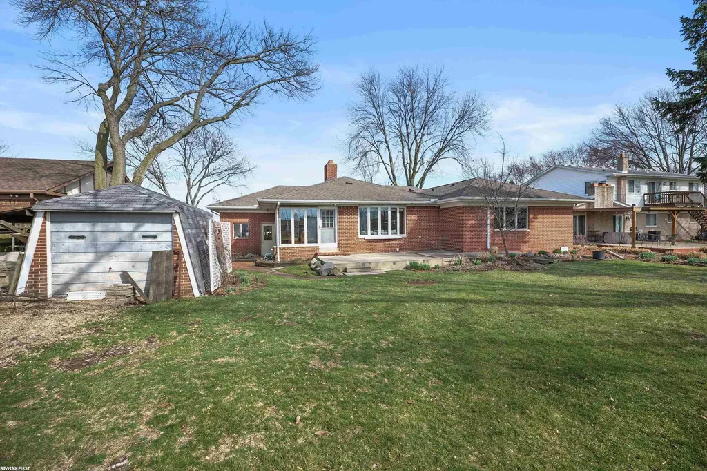41589 Windmill Street Harrison Charter Township MI 48045