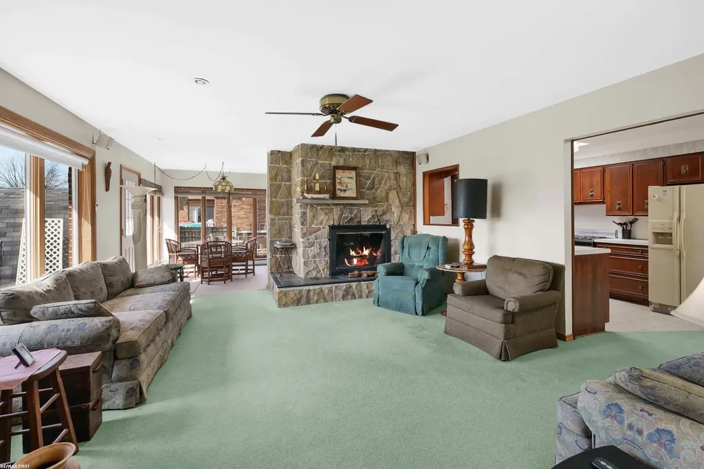 41589 Windmill Street Harrison Charter Township MI 48045