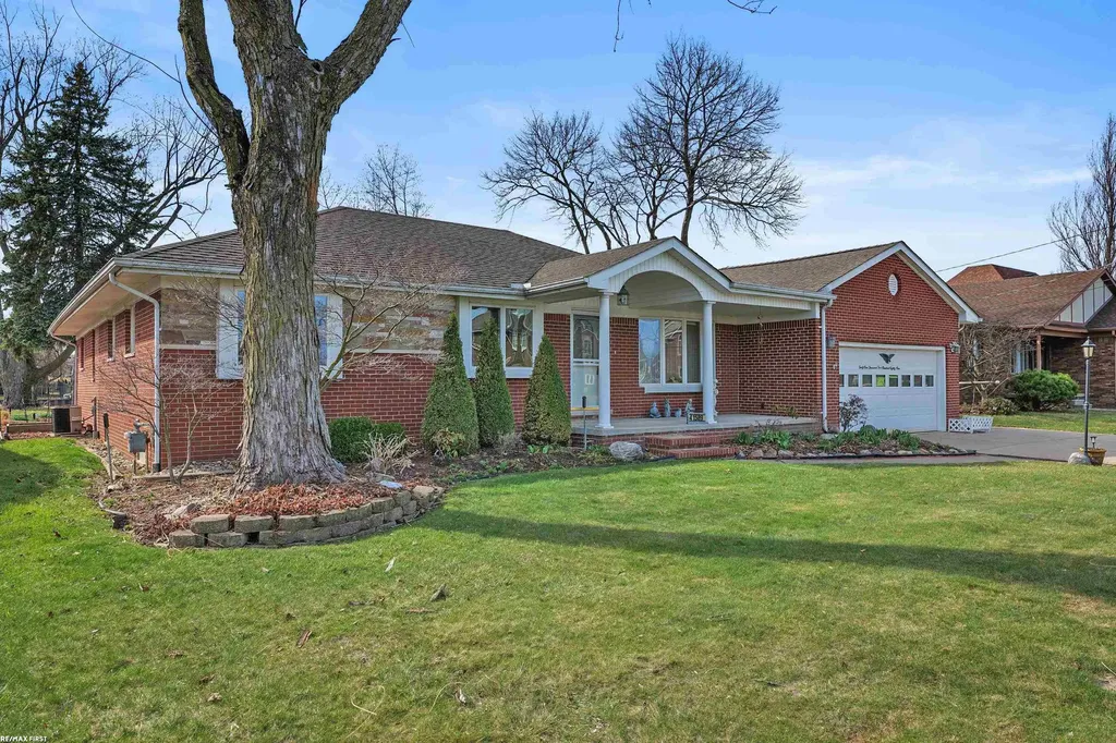 41589 Windmill Street Harrison Charter Township MI 48045