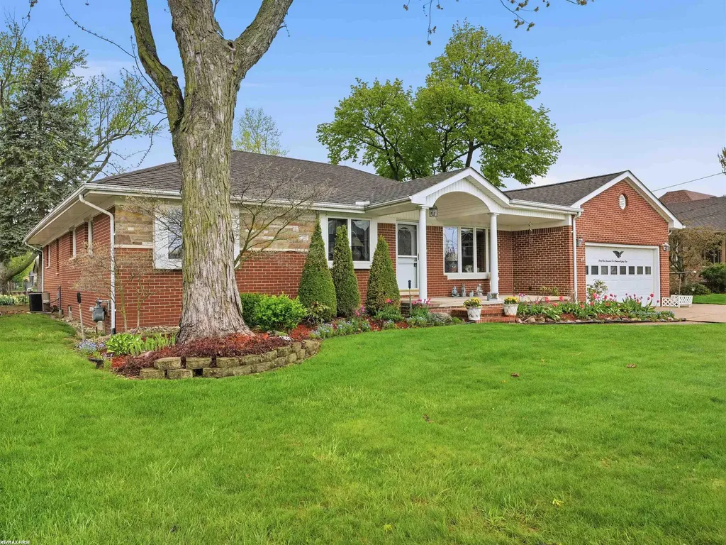 41589 Windmill Street Harrison Charter Township MI 48045