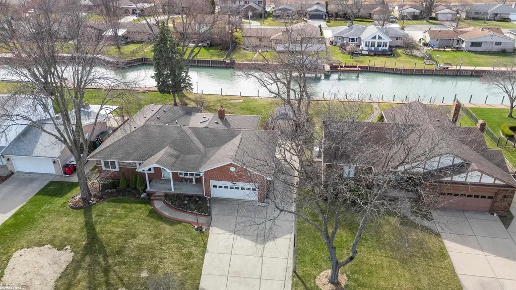 41589 Windmill Street Harrison Charter Township MI 48045