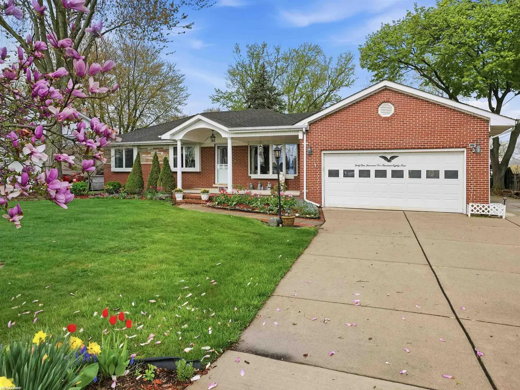 41589 Windmill Street Harrison Charter Township MI 48045