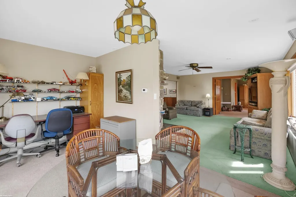41589 Windmill Street Harrison Charter Township MI 48045