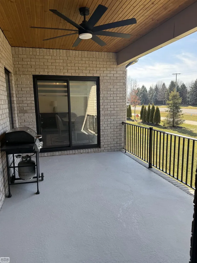 55103 Saint Paul Drive Macomb Township MI 48042