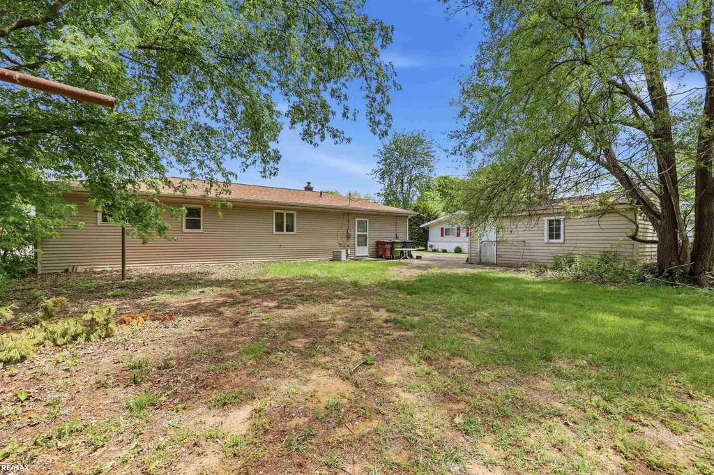 52647 Brentwood Drive Shelby Charter Township MI 48316