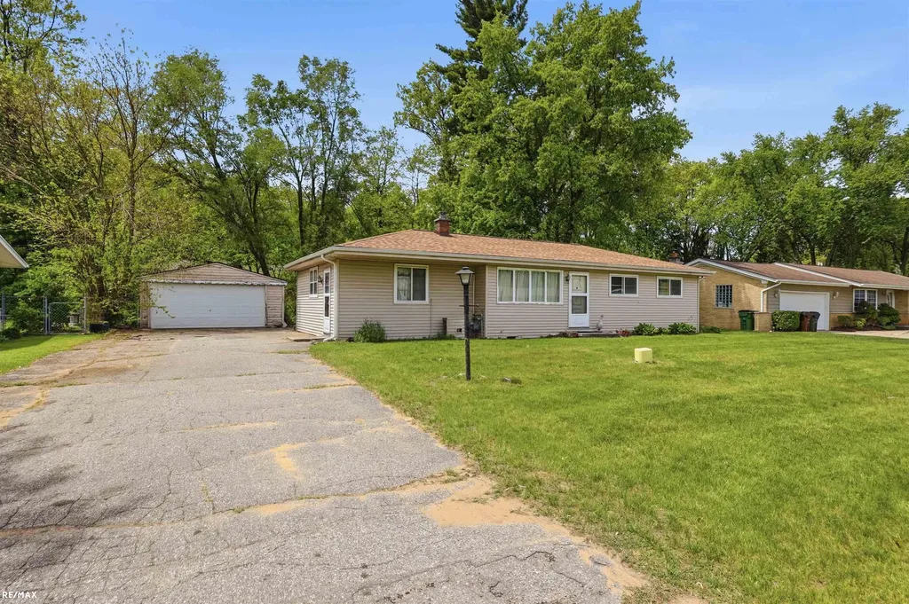 52647 Brentwood Drive Shelby Charter Township MI 48316