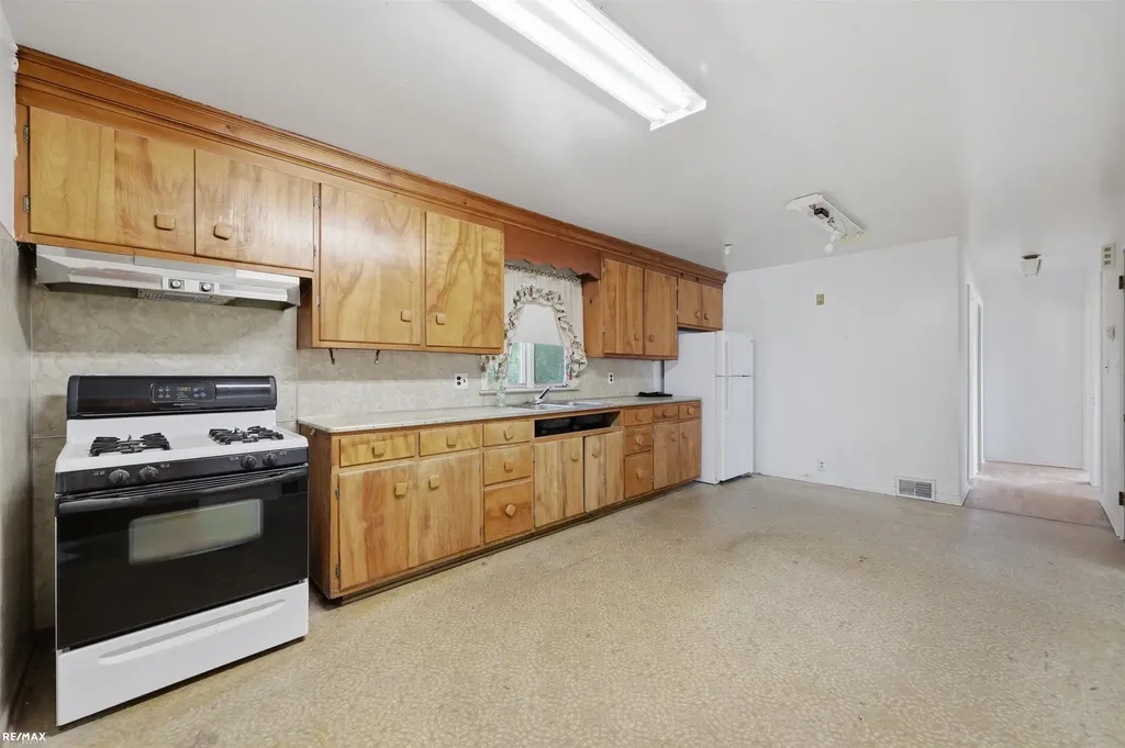 52647 Brentwood Drive Shelby Charter Township MI 48316