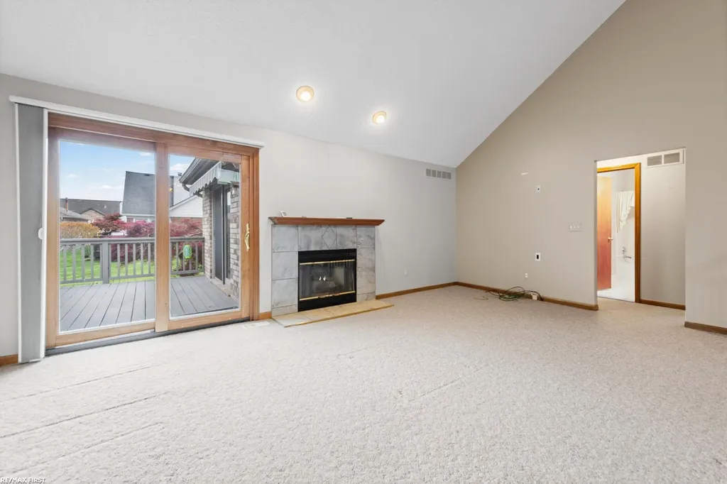 20070 Ridgeway Court Clinton Charter Township MI 48038