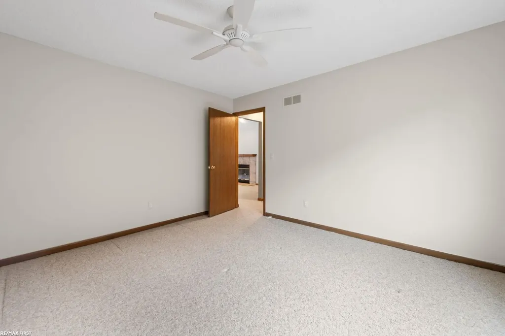 20070 Ridgeway Court Clinton Charter Township MI 48038