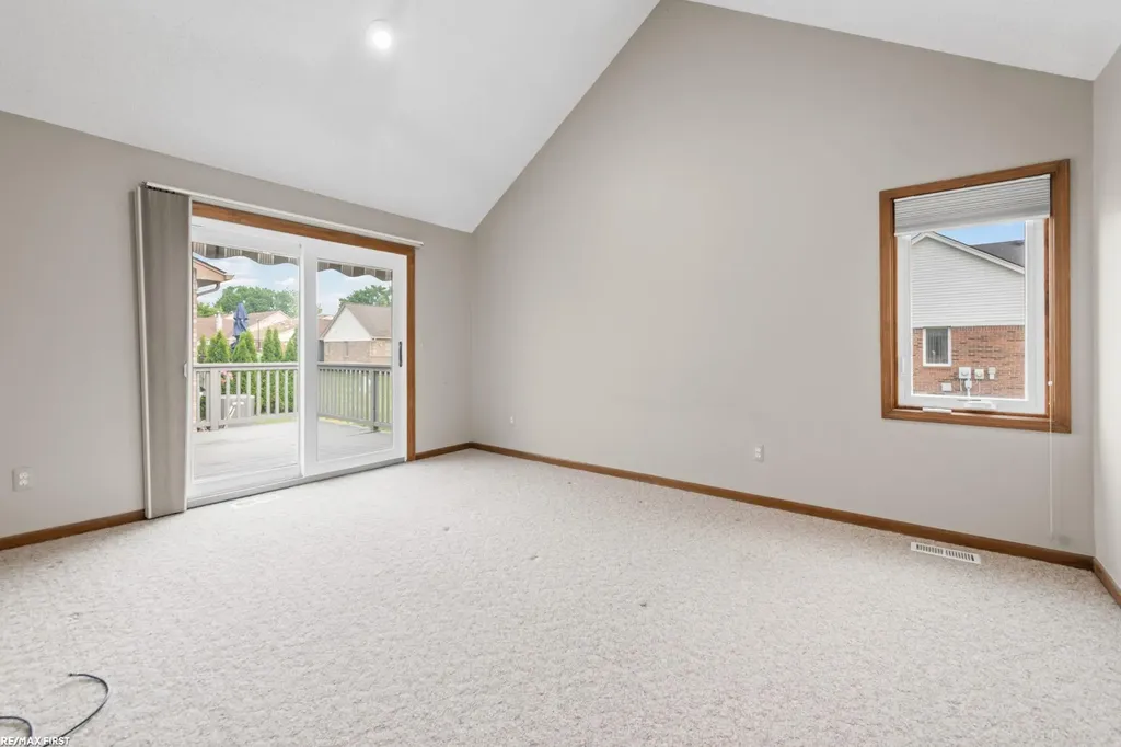 20070 Ridgeway Court Clinton Charter Township MI 48038