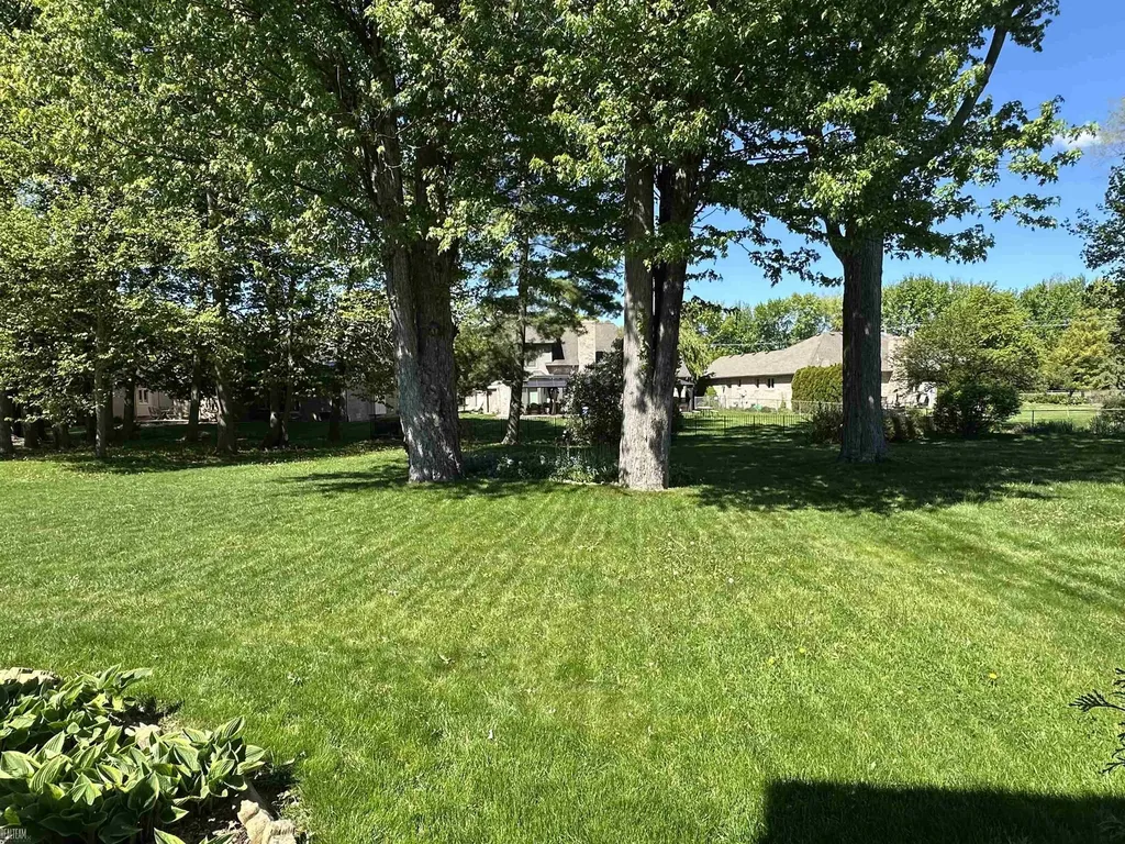 42199 Kyle Drive Clinton Charter Township MI 48038