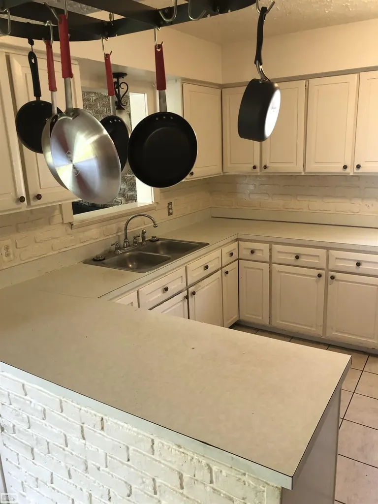 28210 Vandy Street Harrison Charter Township MI 48045