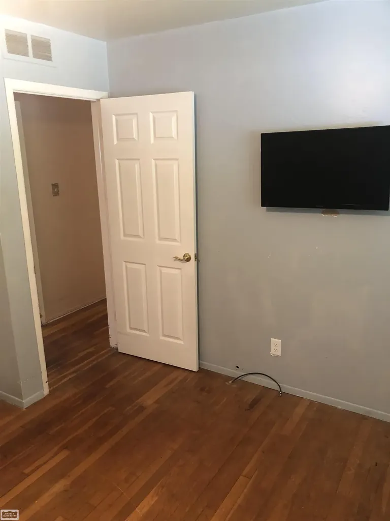 28210 Vandy Street Harrison Charter Township MI 48045