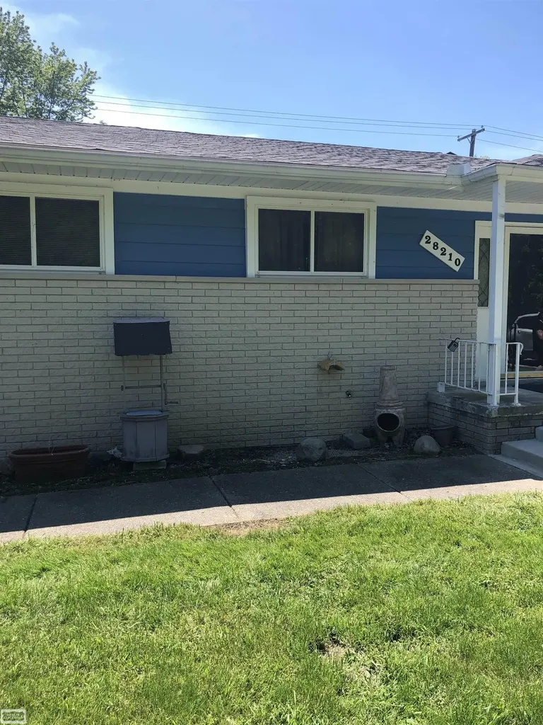 28210 Vandy Street Harrison Charter Township MI 48045