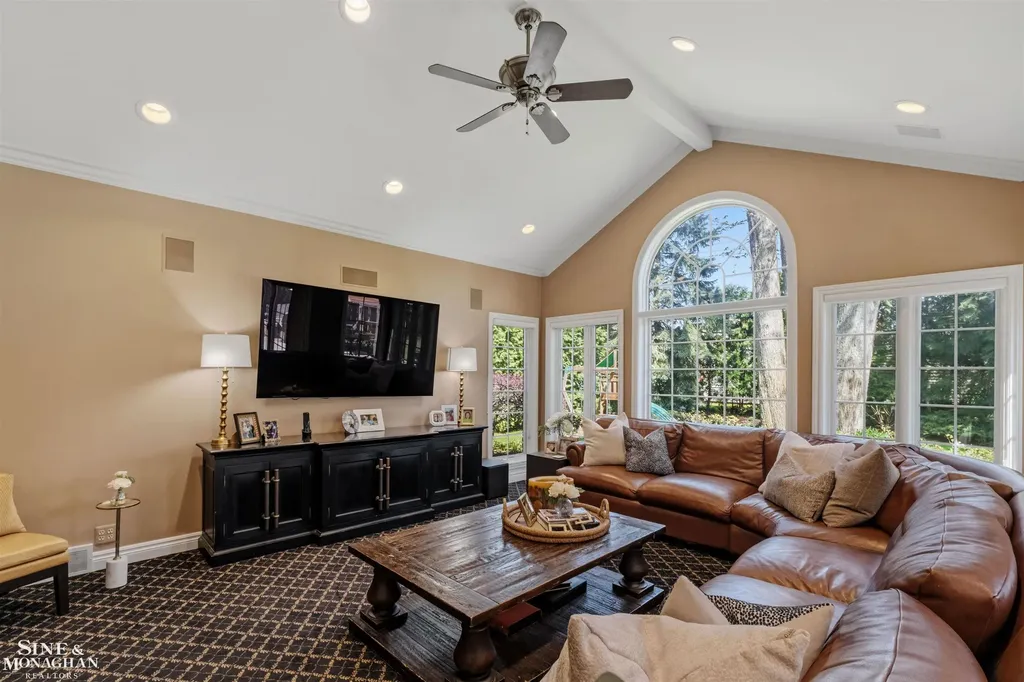 578 Heather Lane Grosse Pointe Woods City MI 48236