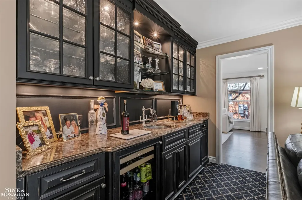578 Heather Lane Grosse Pointe Woods City MI 48236