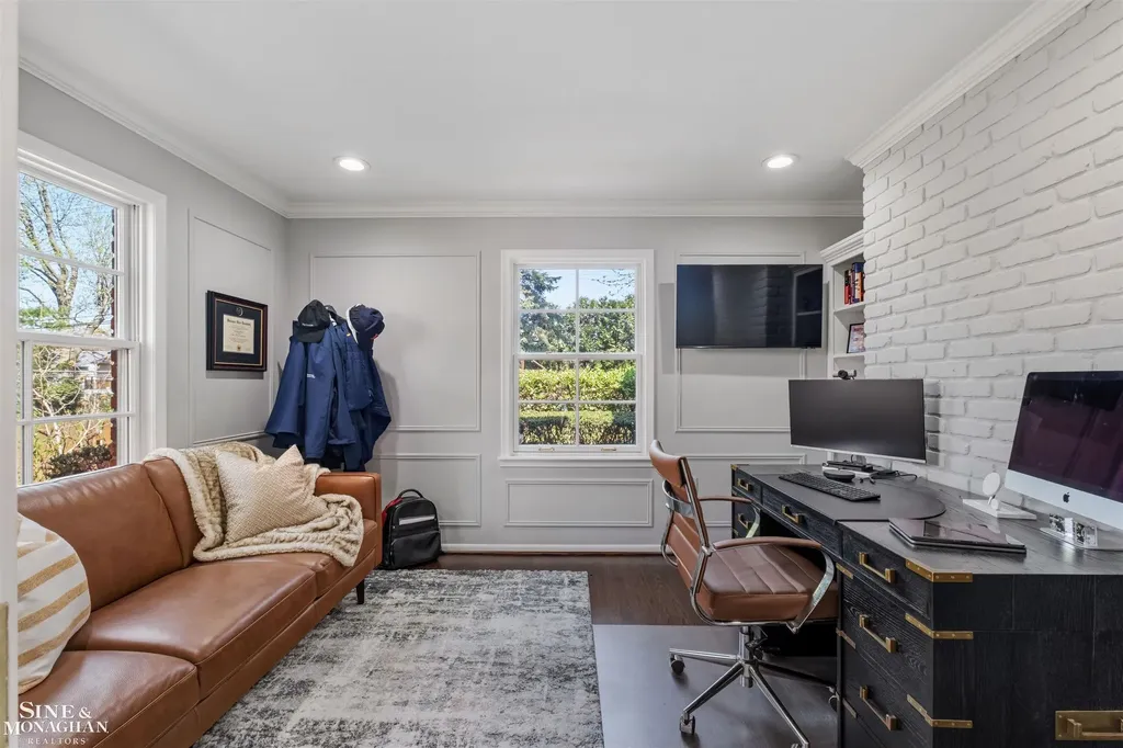 578 Heather Lane Grosse Pointe Woods City MI 48236