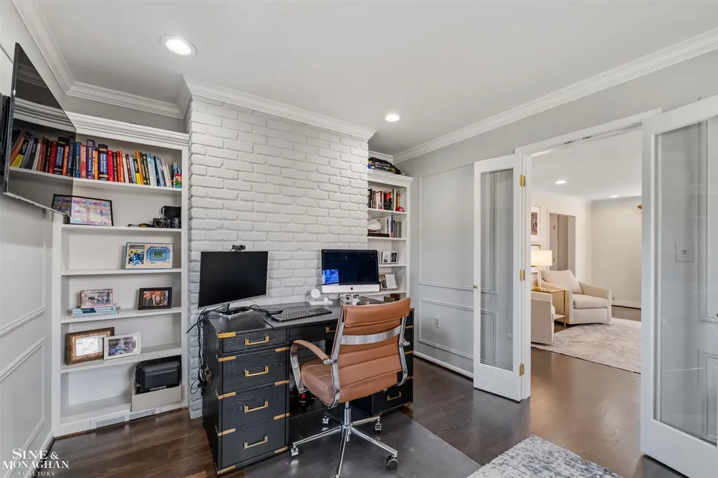 578 Heather Lane Grosse Pointe Woods City MI 48236