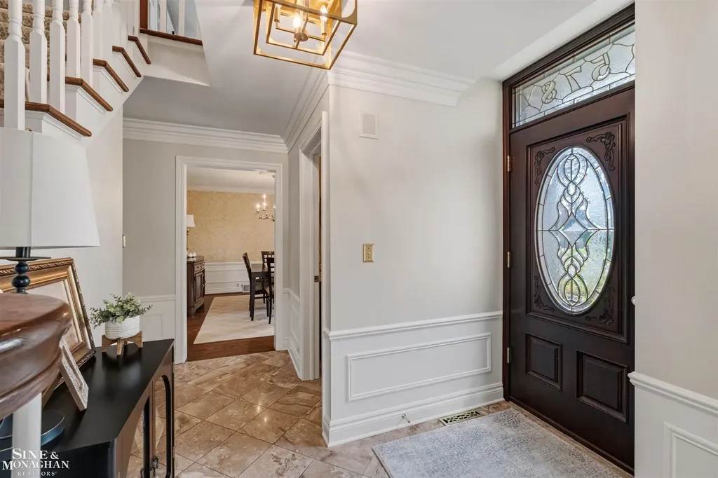 578 Heather Lane Grosse Pointe Woods City MI 48236